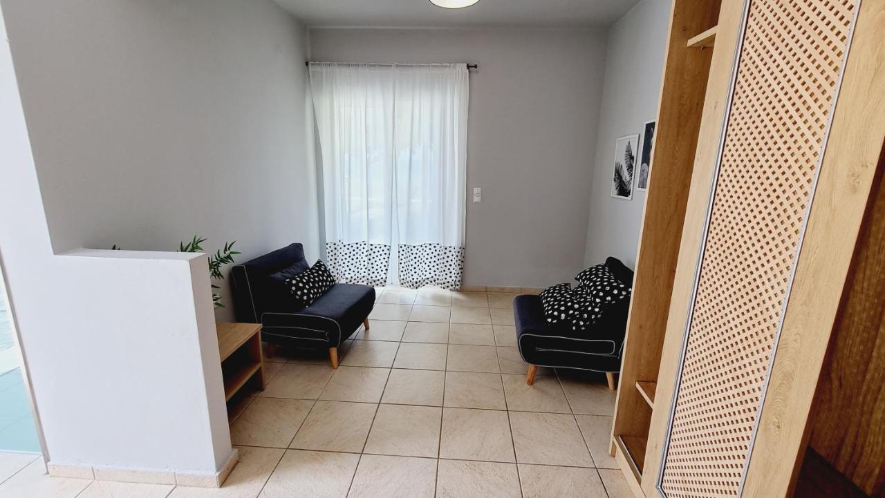 Chloe Apartments Ликсури Экстерьер фото